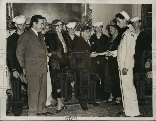 1938 Press Photo New York Mayor LaGuadia launched Seaman's Book Drive NYC- Historic Images