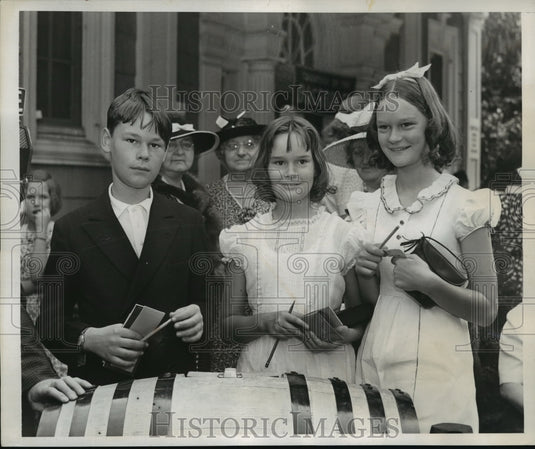 1938 Press Photo New York Manhasset LI Greentree Fair kids in NYC- Historic Images