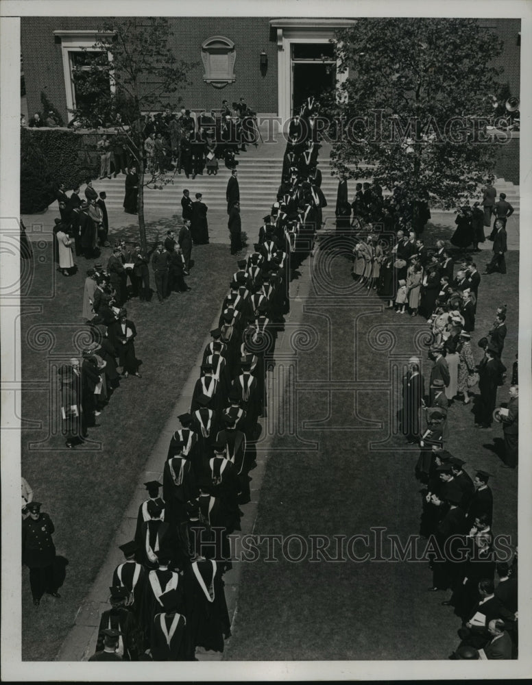 Load image into Gallery viewer, 1938 Press Photo New York Alumni of Manhattan College march to chapel NYC
