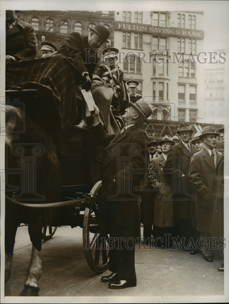Load image into Gallery viewer, 1935 Press Photo New York Postmaster J,R. Sinnott Arrives at Borough Hall NYC
