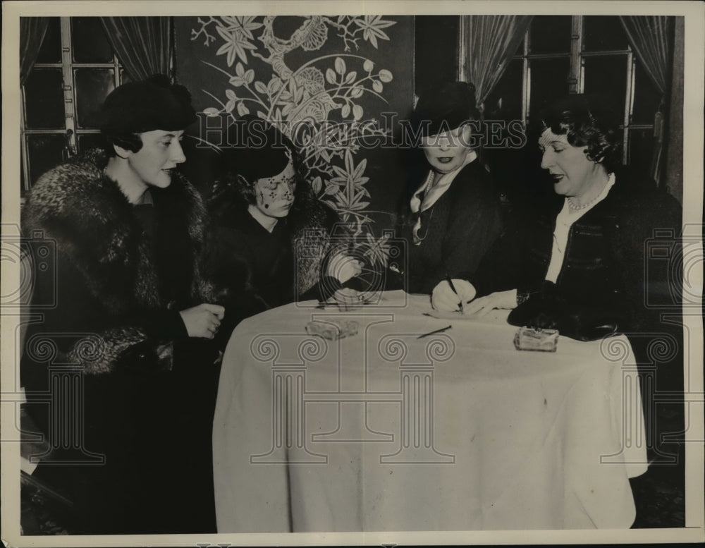 1935 Press Photo New York Women's United Hospital Campaign Committee Meet NYC