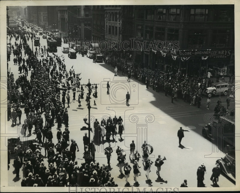 Load image into Gallery viewer, 1935 Press Photo New York Anti War Parade to Union Square NYC - neny10781
