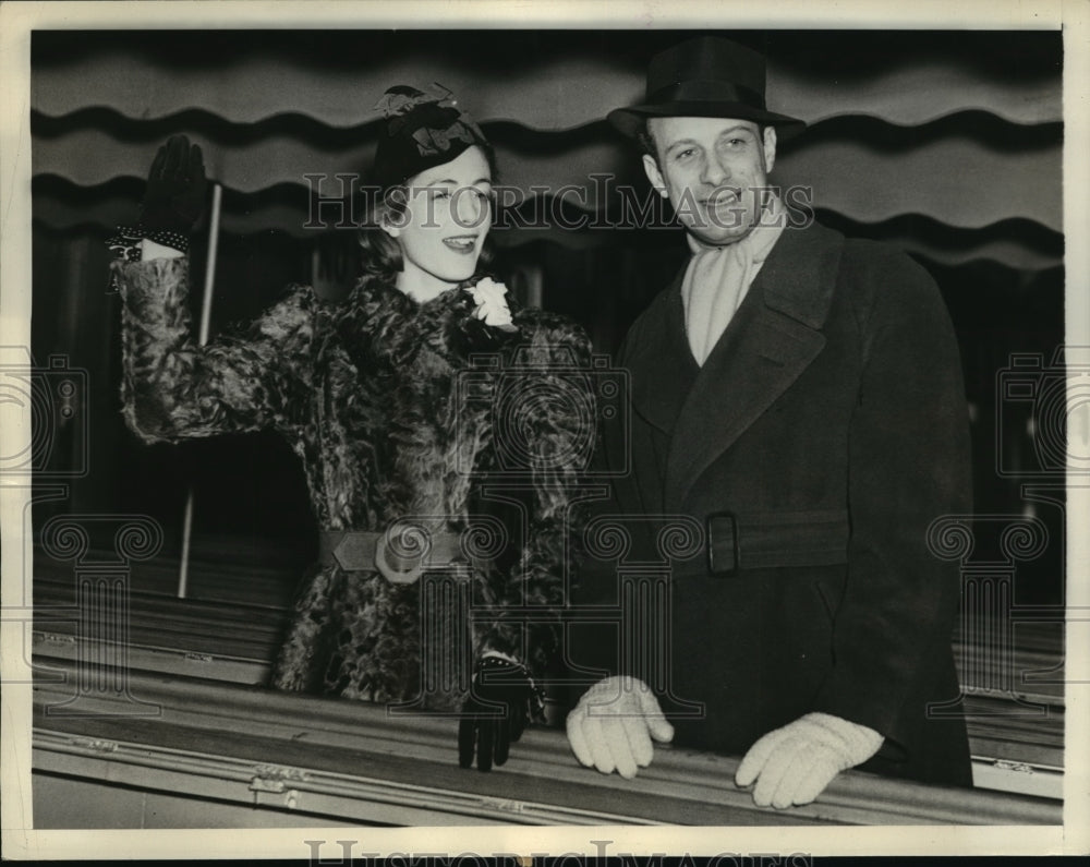 1936 Press Photo New York Sara Churchill Married Vic Oliver Christmas Eve NYC- Historic Images