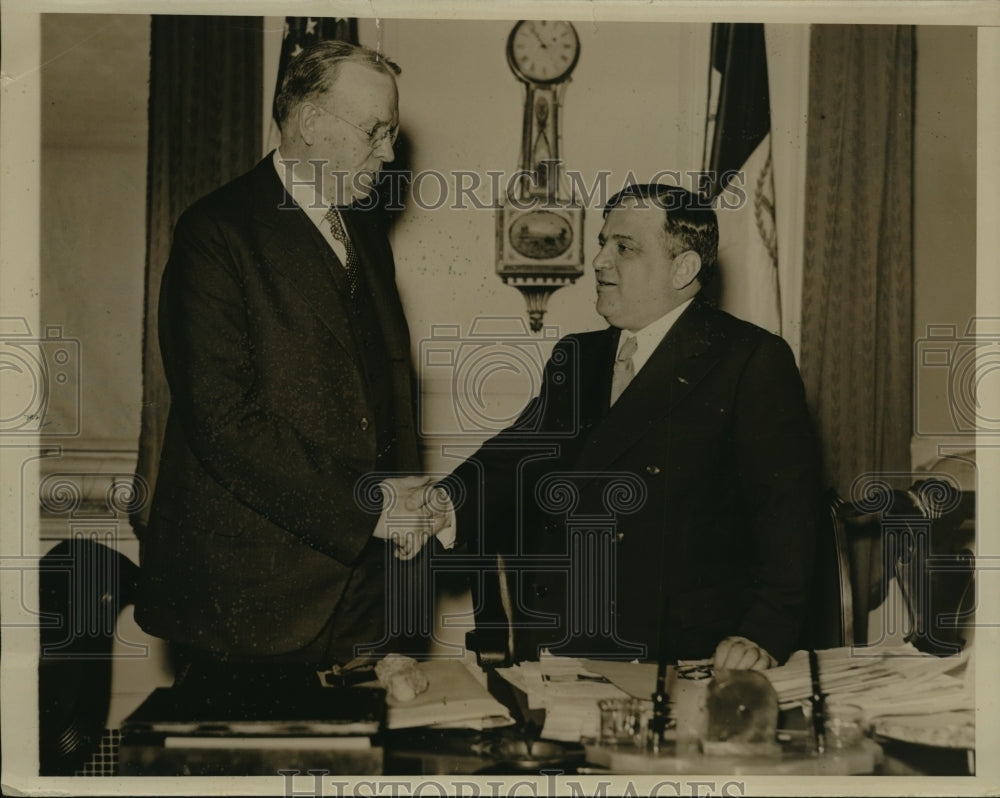 1935 Press Photo New York Mayor Laguardia & Frederick Mansfield Meet NYC- Historic Images