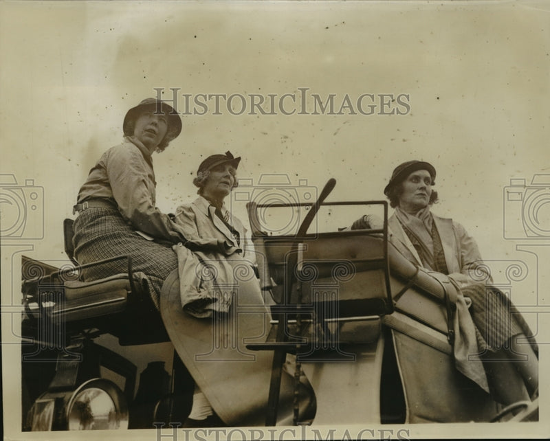 Load image into Gallery viewer, 1935 Press Photo New York Meadowbrook Steeplechase Meet of F. Ambrose Clark NYC
