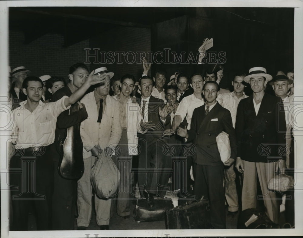 1935 Press Photo New York Heroic Crews of Morgan Liner Dixie arrived NYC