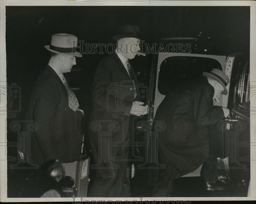 1936 Press Photo New York HR Ekins arrives at New York World Telegram NYC