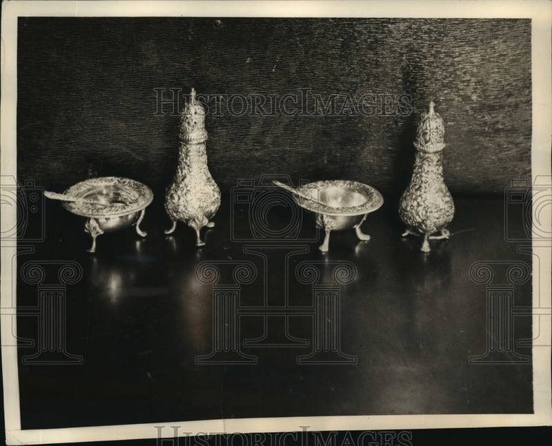 Load image into Gallery viewer, 1935 Press Photo New York Japan takes a 400% bite into U.S. Industry NYC
