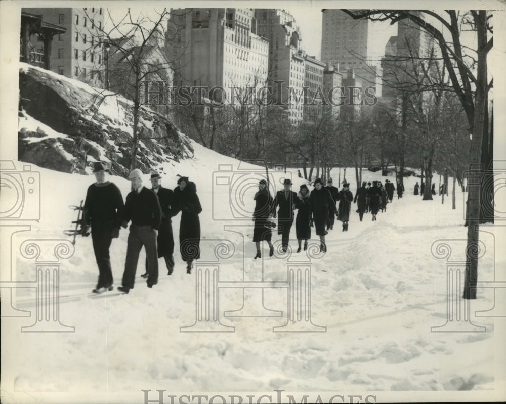 1935 Press Photo New York people walking in snow in Central Park NYC- Historic Images