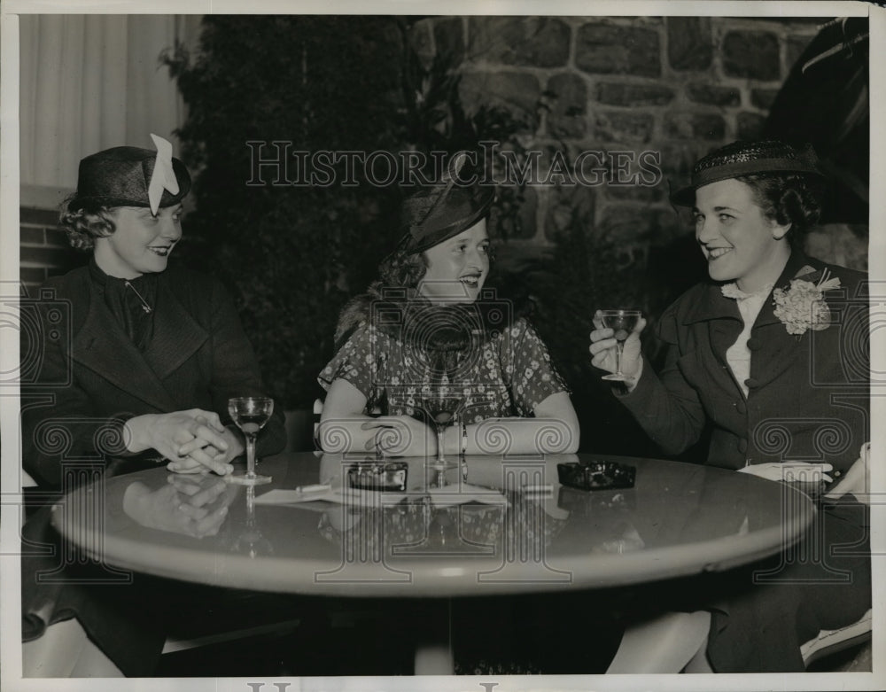 1936 Press Photo New York Barbara Rogue, Ann Glasgow, Iingue Corbett NYC- Historic Images