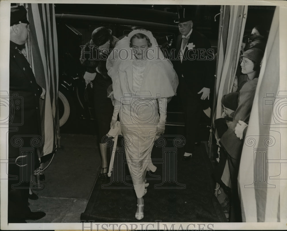 1936 Press Photo New York Gertrude Low Marries G Philip Lynch at St James NYC