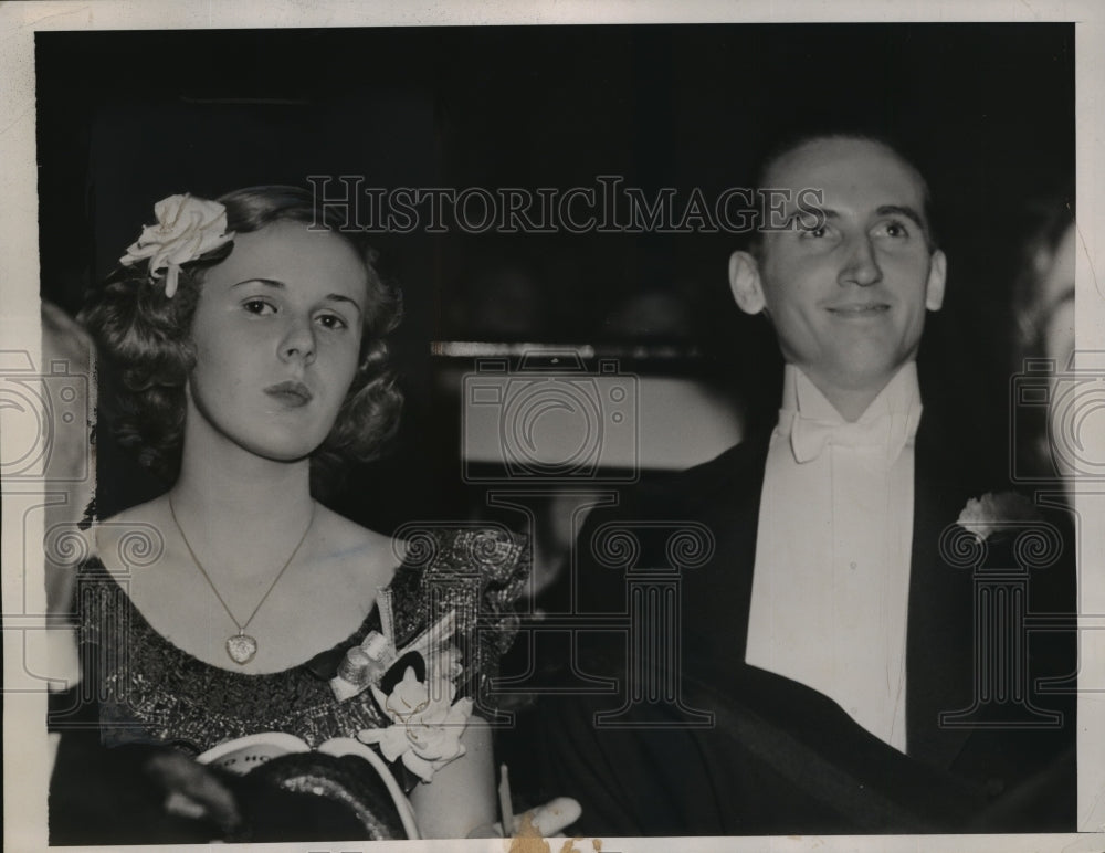1936 Press Photo New York Attend The opening of The National Horse Show NYC
