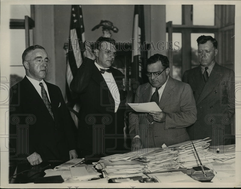Load image into Gallery viewer, 1936 Press Photo New York Three New Aides Sworn in by Mayor LaGuardia NYC
