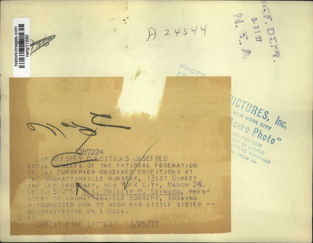 1937 Press Photo New York Mrs Philip Stimson shows boy how to wash sister NYC