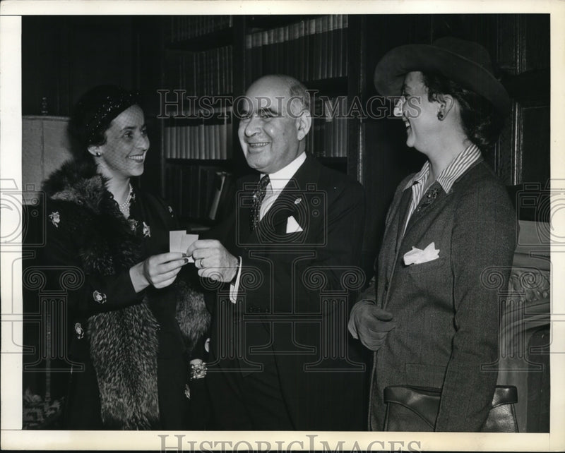 Load image into Gallery viewer, 1941 Press Photo New York Gov Herbert Lehman &amp; ticket for Astor Theater in NYC
