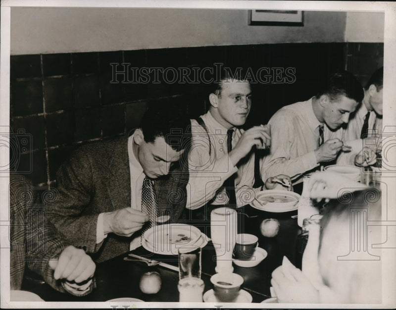 Load image into Gallery viewer, 1937 Press Photo New York Albert Hessberg,Robert Smith of Yake Eat Soup Bowl NYC
