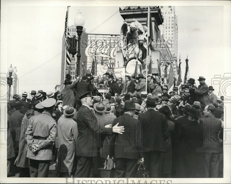 Load image into Gallery viewer, 1937 Press Photo New York Judge Jeremiah Mahoney speech in NYC - neny12172
