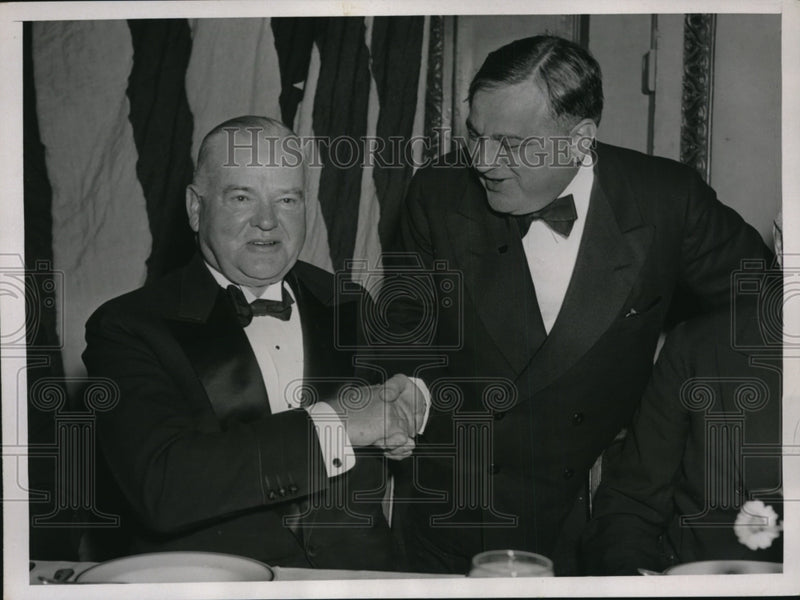 Load image into Gallery viewer, 1937 Press Photo New York Ex President Herbert Hoover &amp; Mayor LaGuardia NYC

