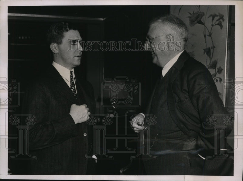 Load image into Gallery viewer, 1937 Press Photo New York At Manufacturers' Meeting NYC - neny12266
