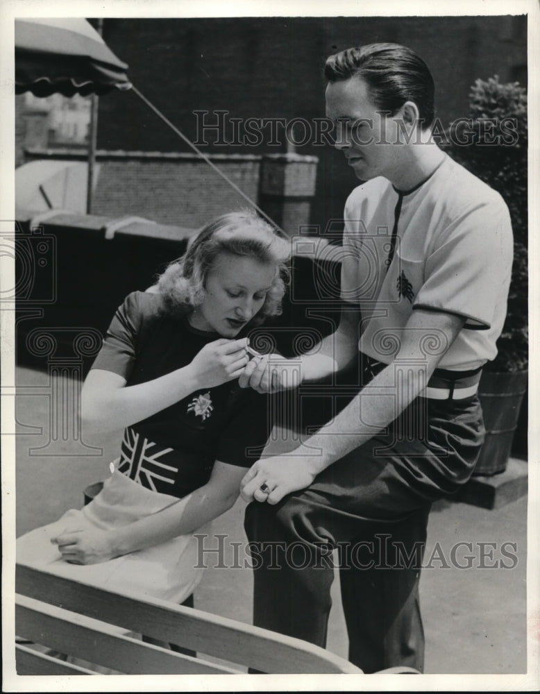 1941 Press Photo New York British Fashion Lydia Havikainen &amp; Burton Nason NYC- Historic Images