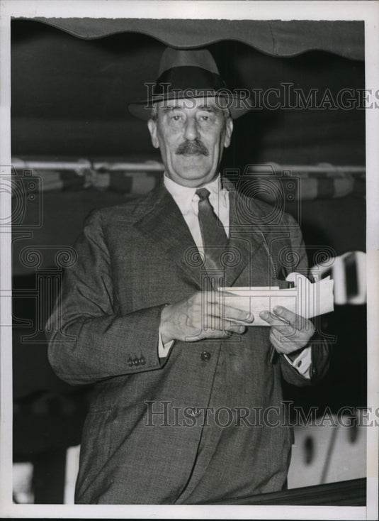 1957 Press Photo New York Sir Ronald Lindsay, British Ambassador to U.S NYC