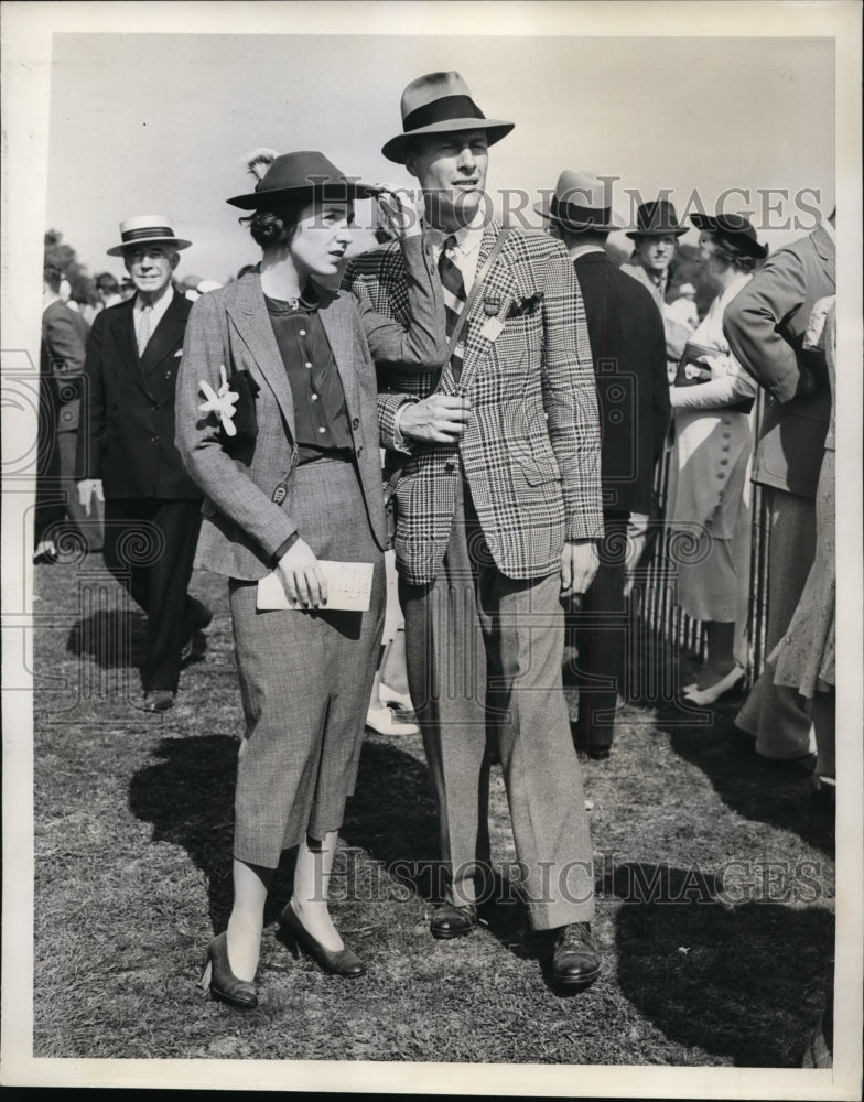 1936 Press Photo Cedarhurt LI Mr &amp; Mrs Bromley Stone attend meet CLI- Historic Images