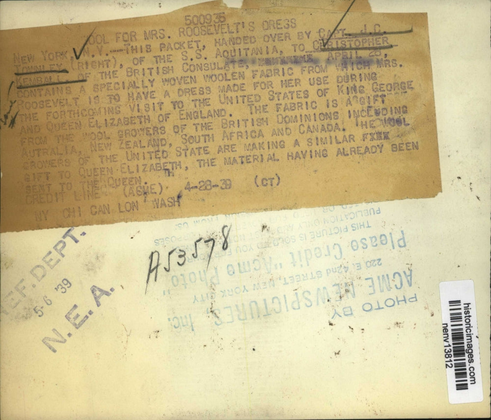 1939 Press Photo New York Wool for Mrs. Roosevelt's Dress NYC - neny13812
