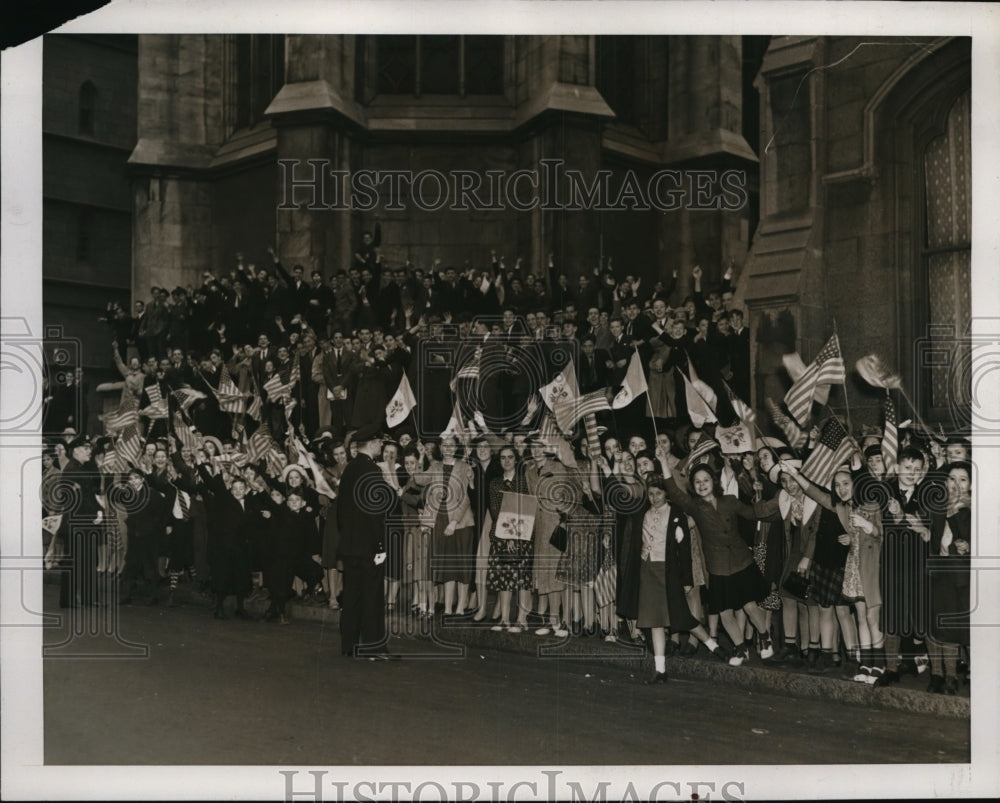 1939 Press Photo New York School children lined up on Madison Avenue NYC- Historic Images