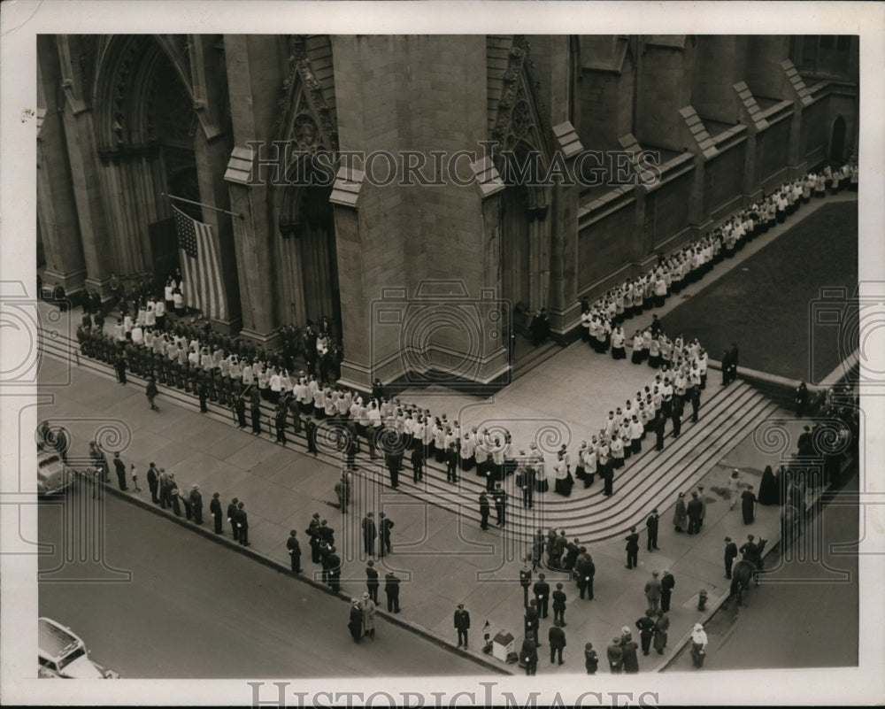 1939 Press Photo New York View of procession outside St. Patrick&#39;s Cathedral NYC- Historic Images