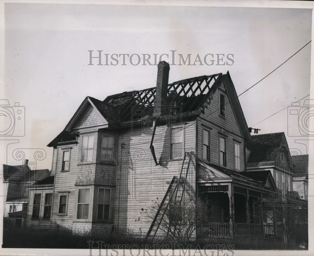 1946 Press Photo New York Woodhaven Lumber Corporation Fire NYC - neny13893