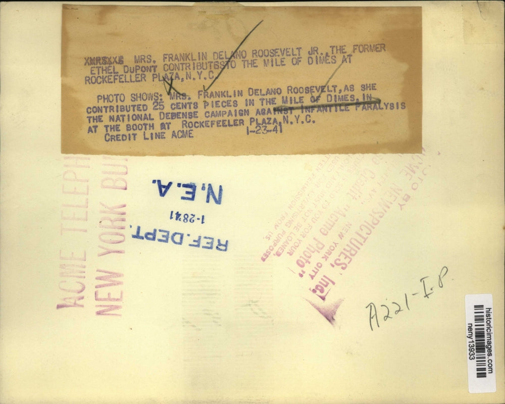 1941 Press Photo New York Ethel Roosevelt Jr Donates to Mile of Dimes NYC