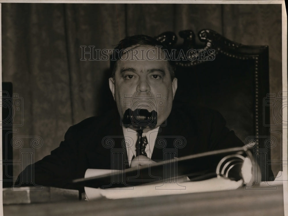 1939 Press Photo New York Mayor F.H. LaGuardia during a public hearing NYC- Historic Images