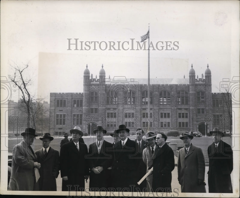 Load image into Gallery viewer, 1946 Press Photo New York UNO committee &amp; city officials at Hunter College NYC
