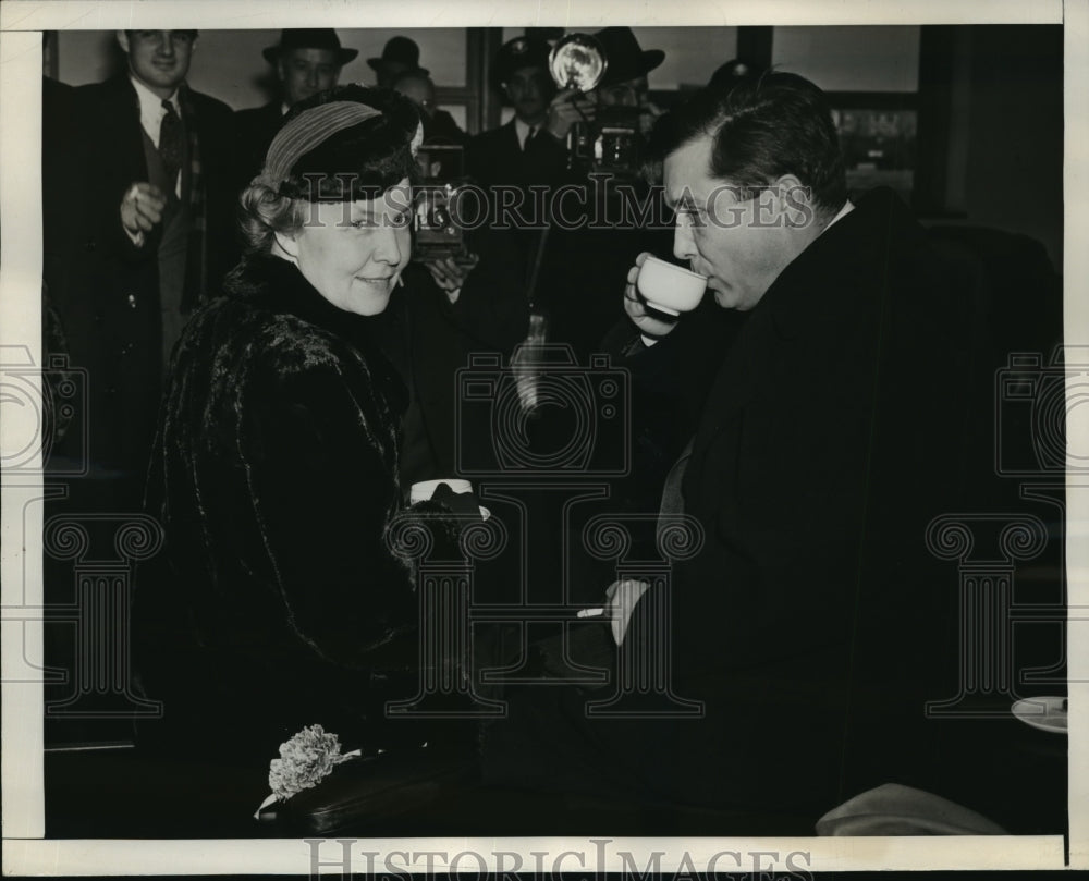 1941 Press Photo New York Wendell Willkie & wife arrive from England in NYC- Historic Images
