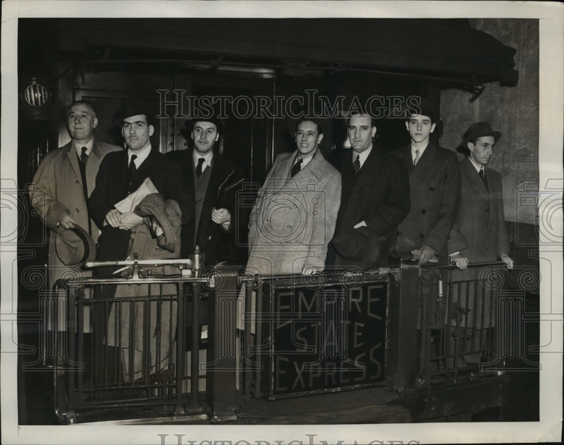 Load image into Gallery viewer, 1941 Press Photo New York Chilean Journalists on Tour of United States NYC
