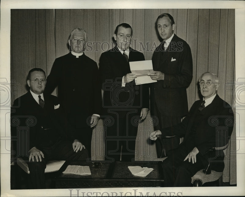Load image into Gallery viewer, 1940 Press Photo New York National Conference of Christian and Jews, Unity NYC
