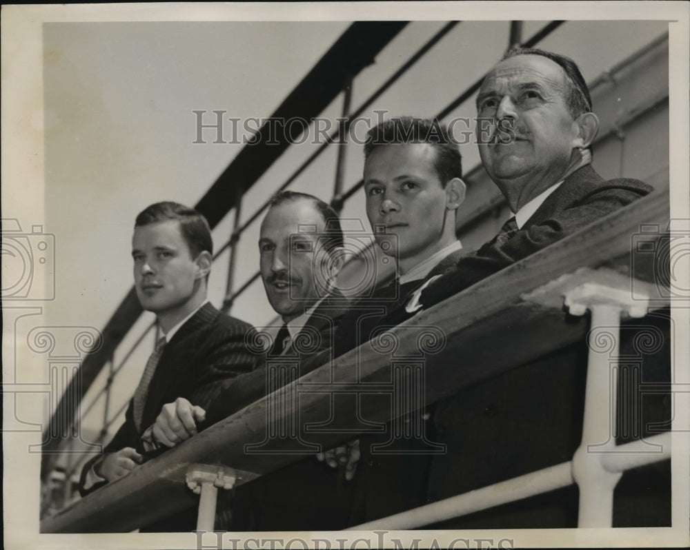 1940 Press Photo New York Group Volunteers for Duty in France NYC- Historic Images