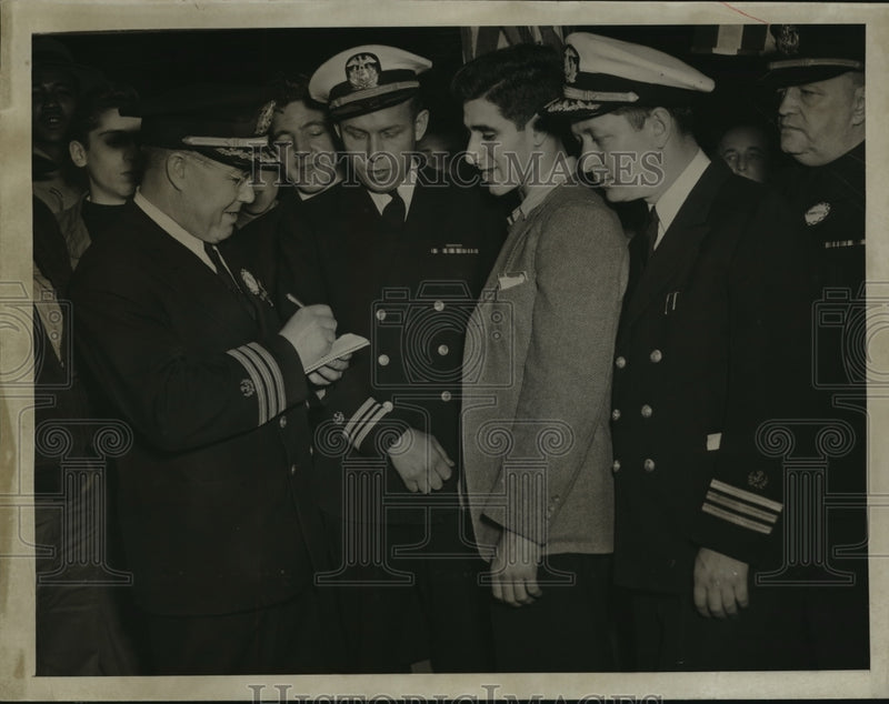 Load image into Gallery viewer, 1946 Press Photo New York American Merchant Marine Strike Negotiations NYC
