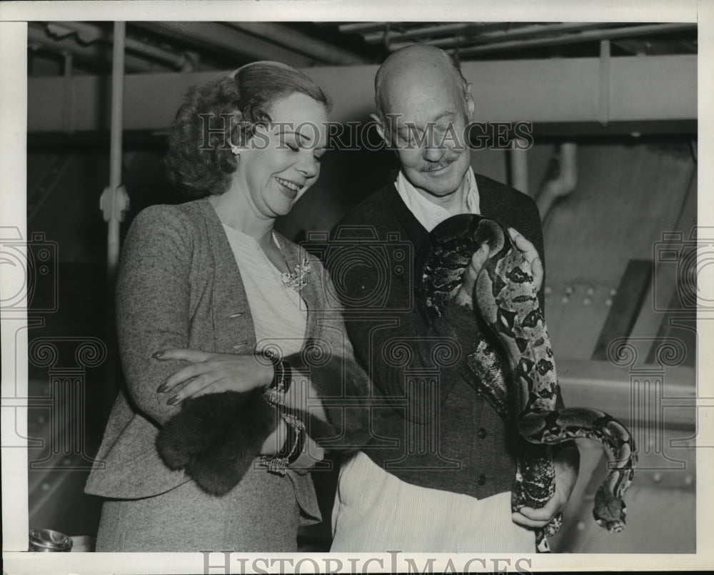 1941 Press Photo New York Arriving on S.S. Acadia From Trinidad NYC- Historic Images