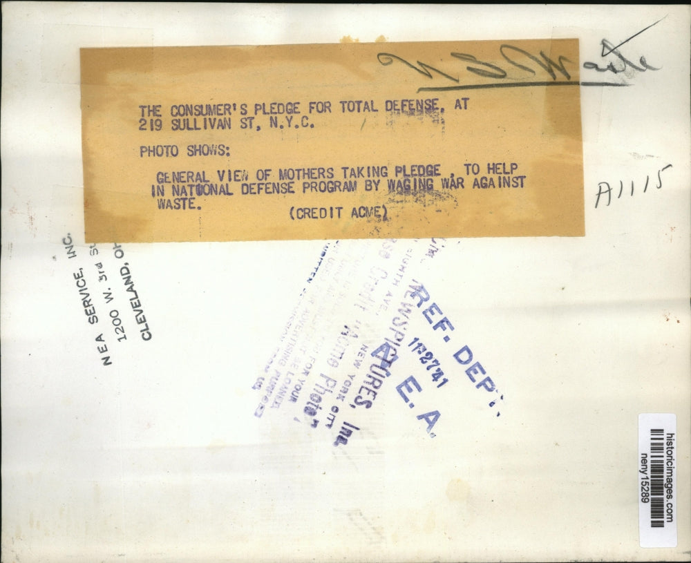 1941 Press Photo New York Consumer's Pledge for Total Defense NYC - neny15289