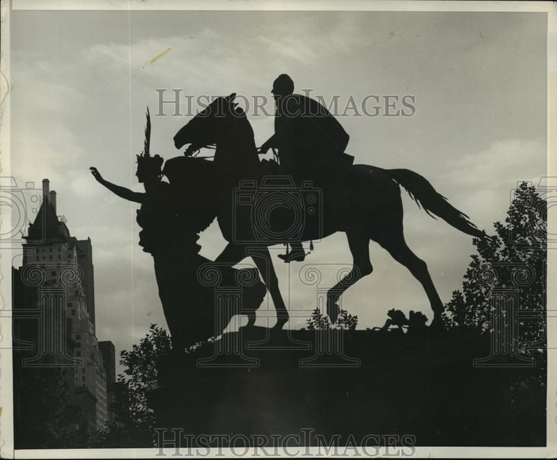Load image into Gallery viewer, 1931 Press Photo New York Gen. William T. Sherman Central Park NYC - neny15413

