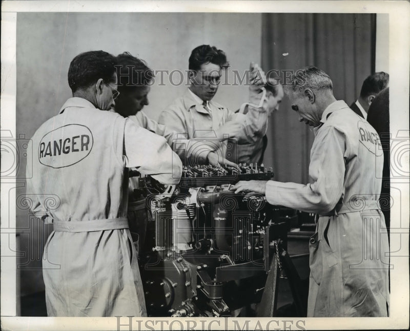Load image into Gallery viewer, 1941 Press Photo New York Airplane Engine Assembly Televised NYC - neny15591
