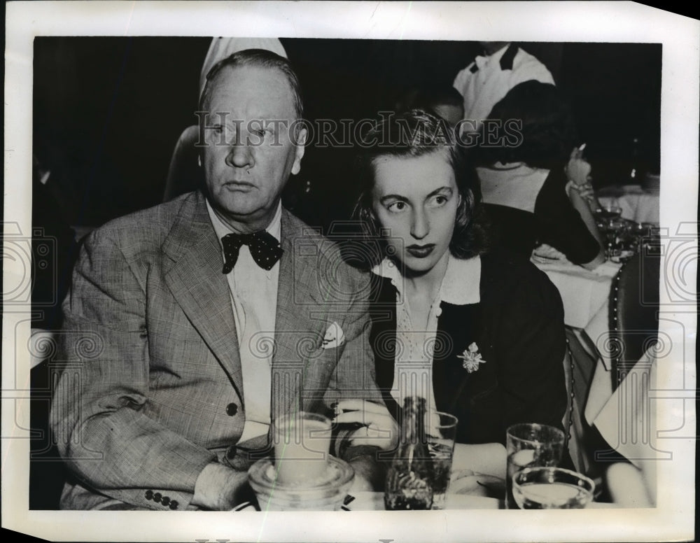 1941 Press Photo New York Reynolds and Fiance at Night Club NYC - neny15599