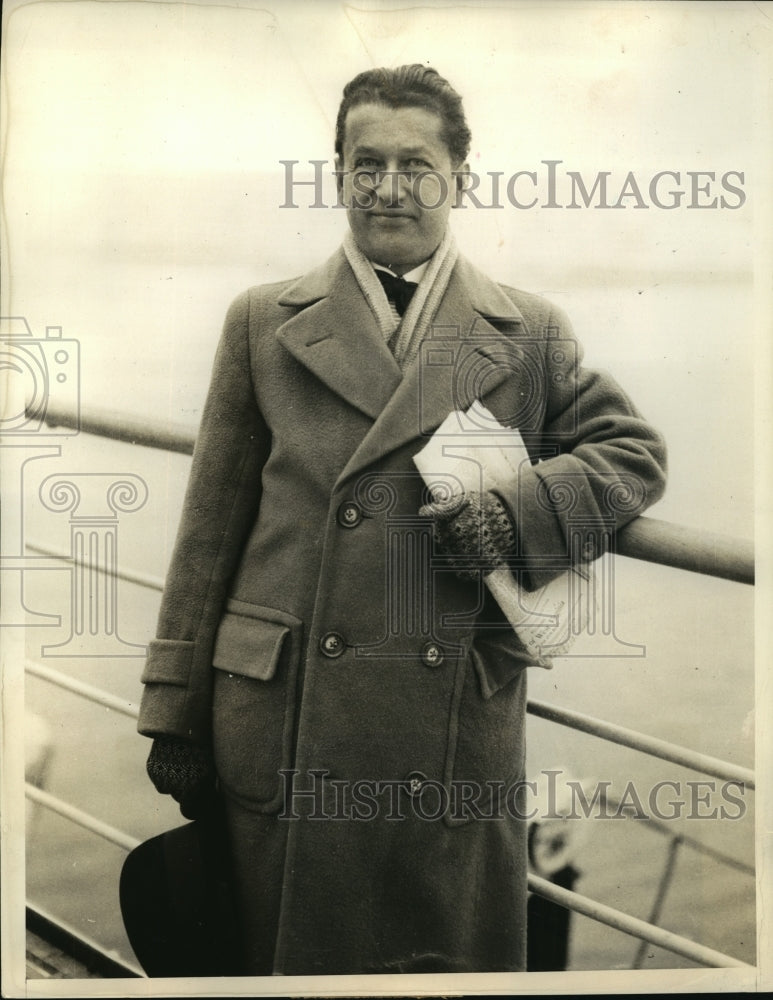 1934 Press Photo New York Nat Smolin Sculptor Arrives on SS Champlain NYC- Historic Images