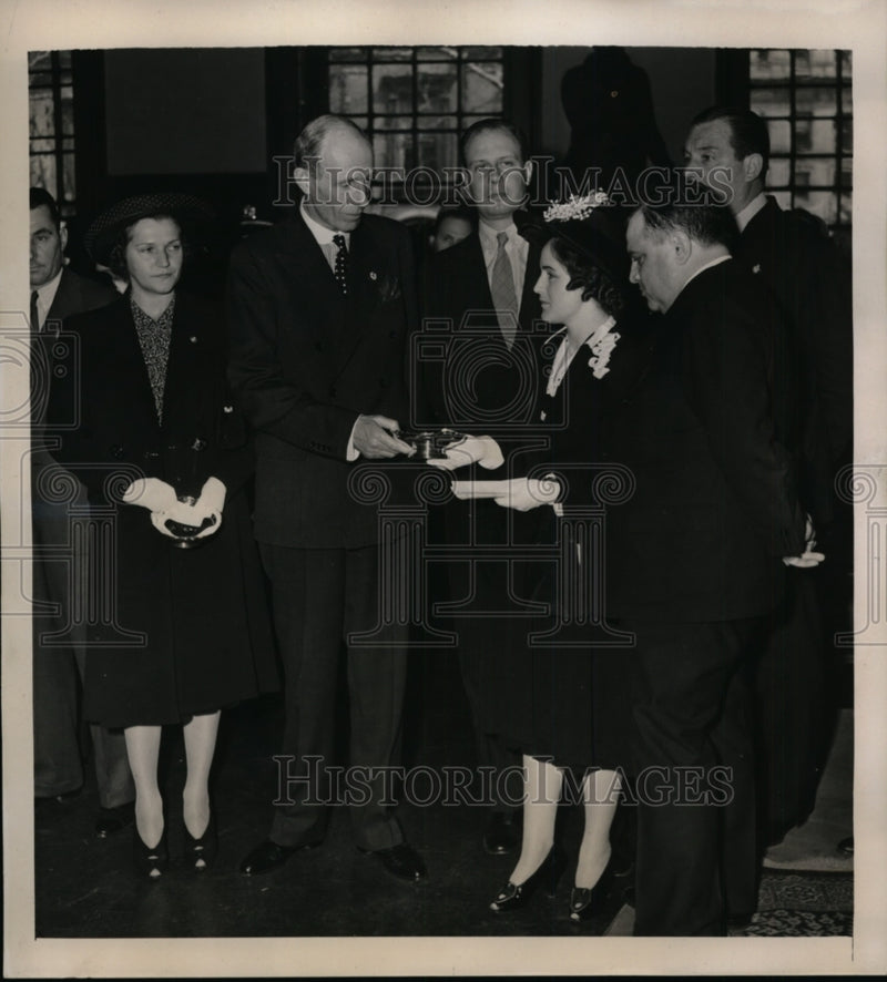 Load image into Gallery viewer, 1941 Press Photo New York Viscount Halifax &amp; others in NYC - neny16166
