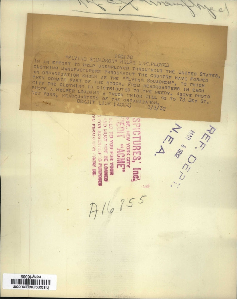 1932 Press Photo New York Flying Squadron clothing donations for needy NYC