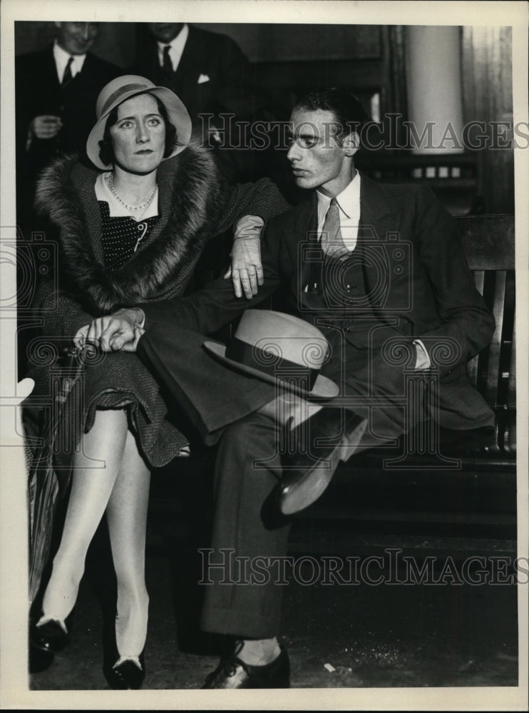 1931 Press Photo New York Henry Hillman with his wife Edna in Court NYC
