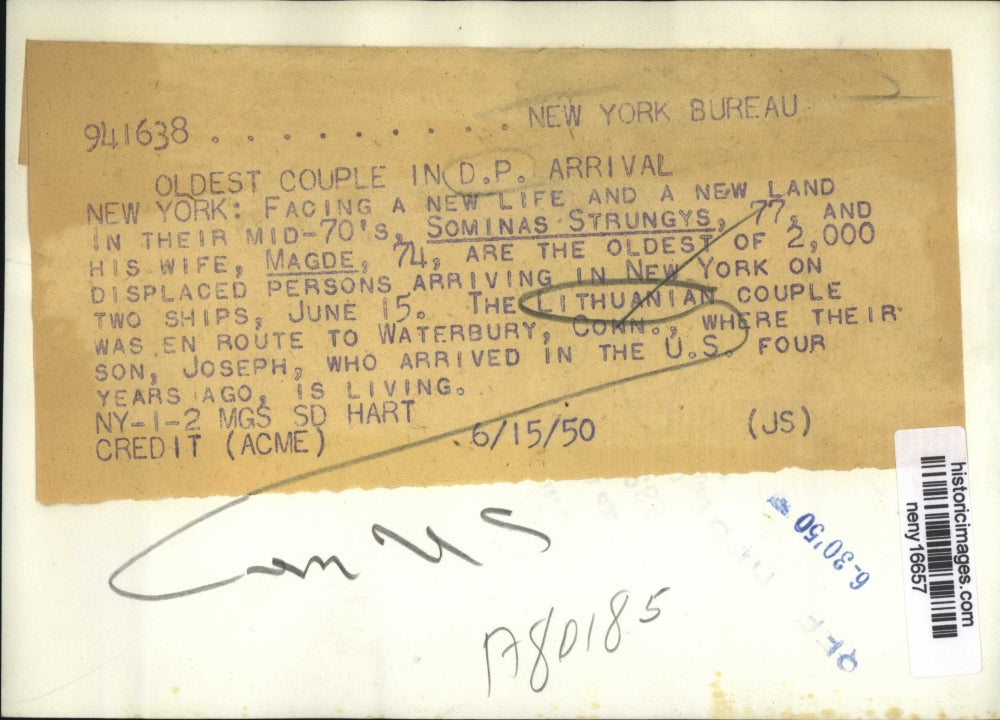 1950 Press Photo New York Oldest Couple in D.P. Arrival NYC - neny16657
