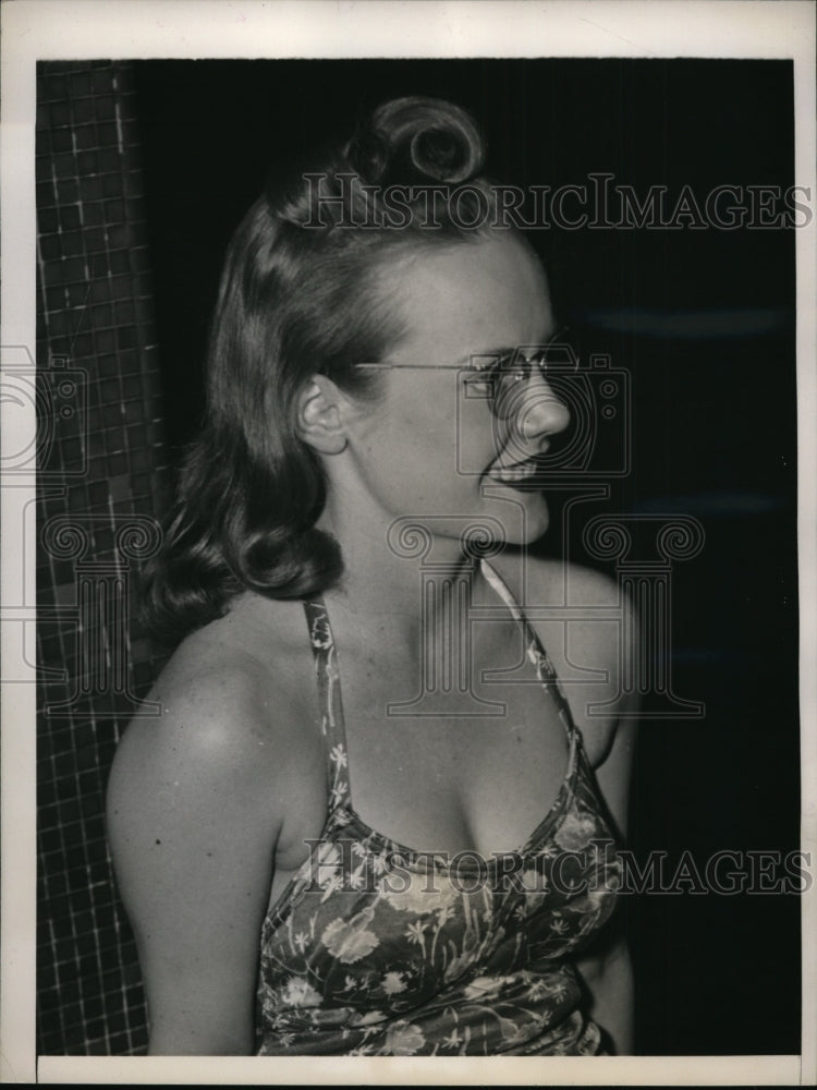 1941 Press Photo New York Mary V. McKinley of N.Y. in Novel Beauty Contest NYC.