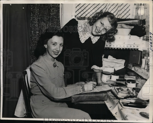 1940 Press Photo New York Kathryn Kimber, benda Forbes at Booth theater NYC